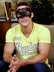 Hot muscled hunk Mathieu